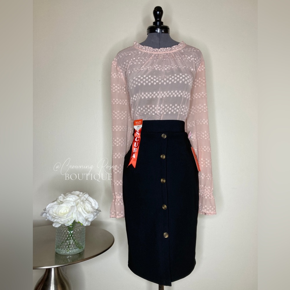 XLarge Mesh Soft Pink Bell Cuffed Long Sleeved Liz Claiborne Career Blouse
